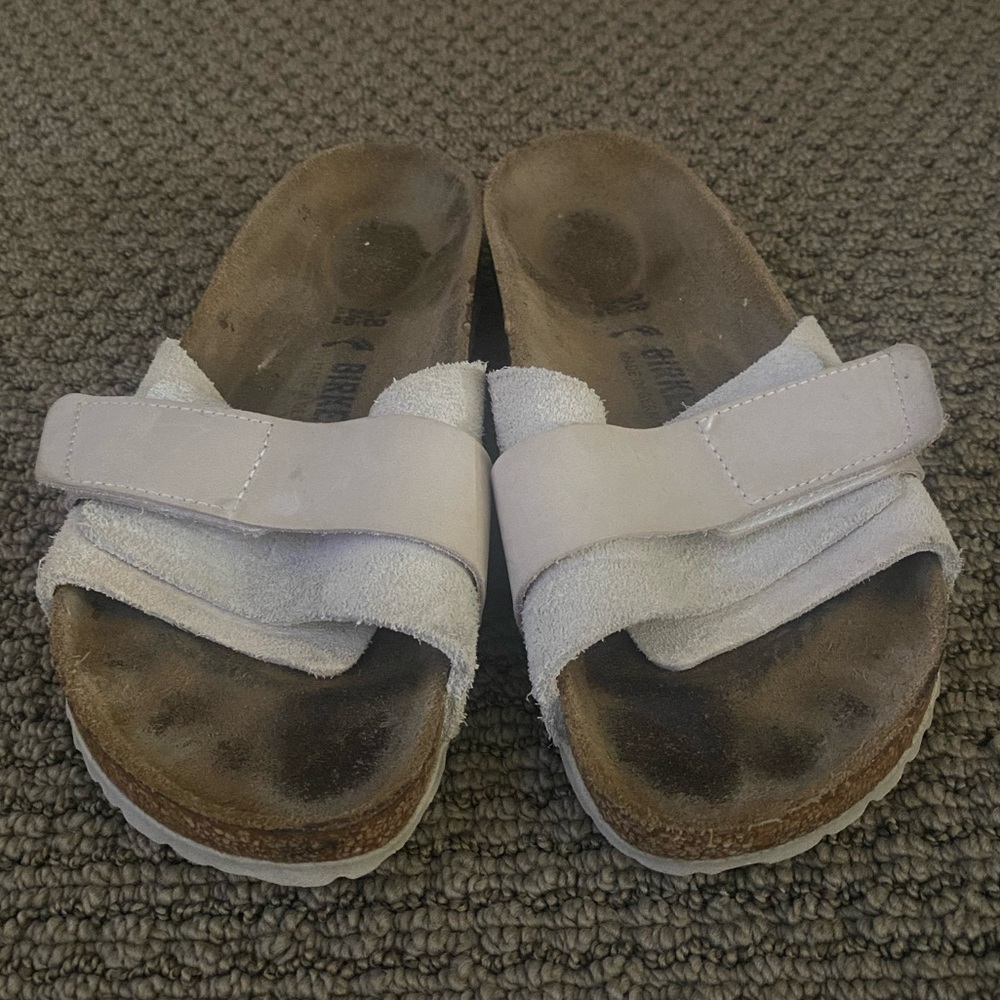 Birkenstock Oita Slide Sandal in Antique White.